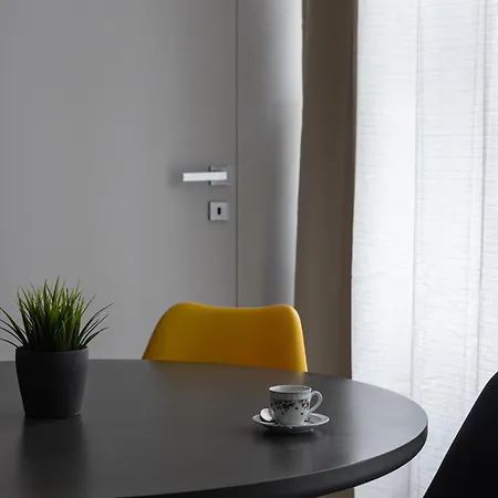 Yv Policlinico Apartment