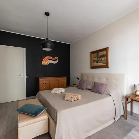 Apartment Yv Policlinico